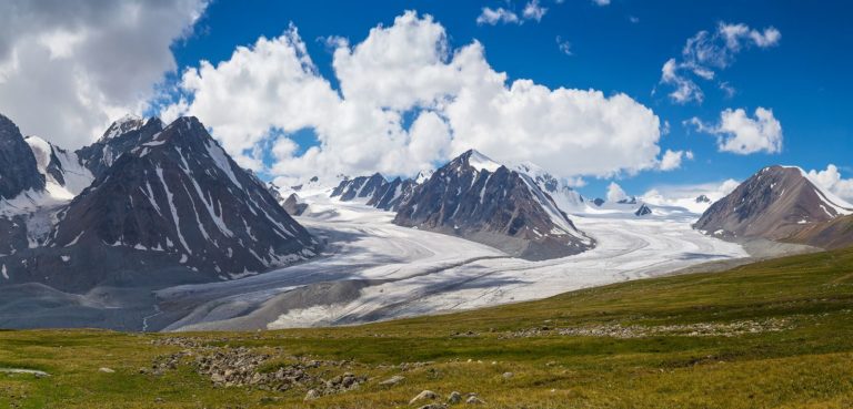 Découvrez la splendeur du parc national de l’Altaï Tavan Bogd : un trésor caché en Mongolie