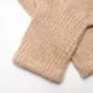 kameelhaar-handschoenen-beige-ongeverfd-mongolian-magic-close