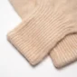 gants-en-cachemire-beige-non-teints-mongolian-magic-gros-plan